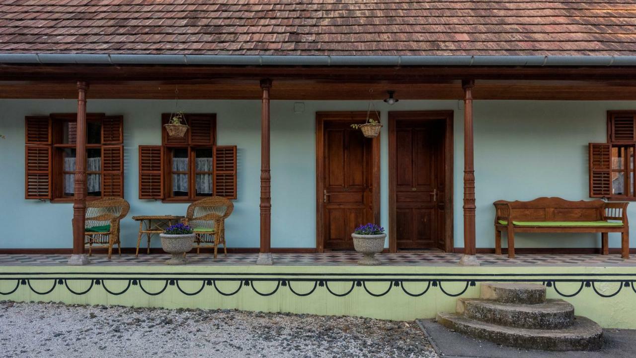Noresa Etterem Es Panzio Szalka Ngoại thất bức ảnh