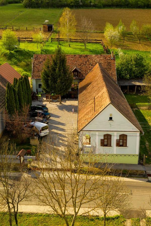 Noresa Etterem Es Panzio Szalka Ngoại thất bức ảnh